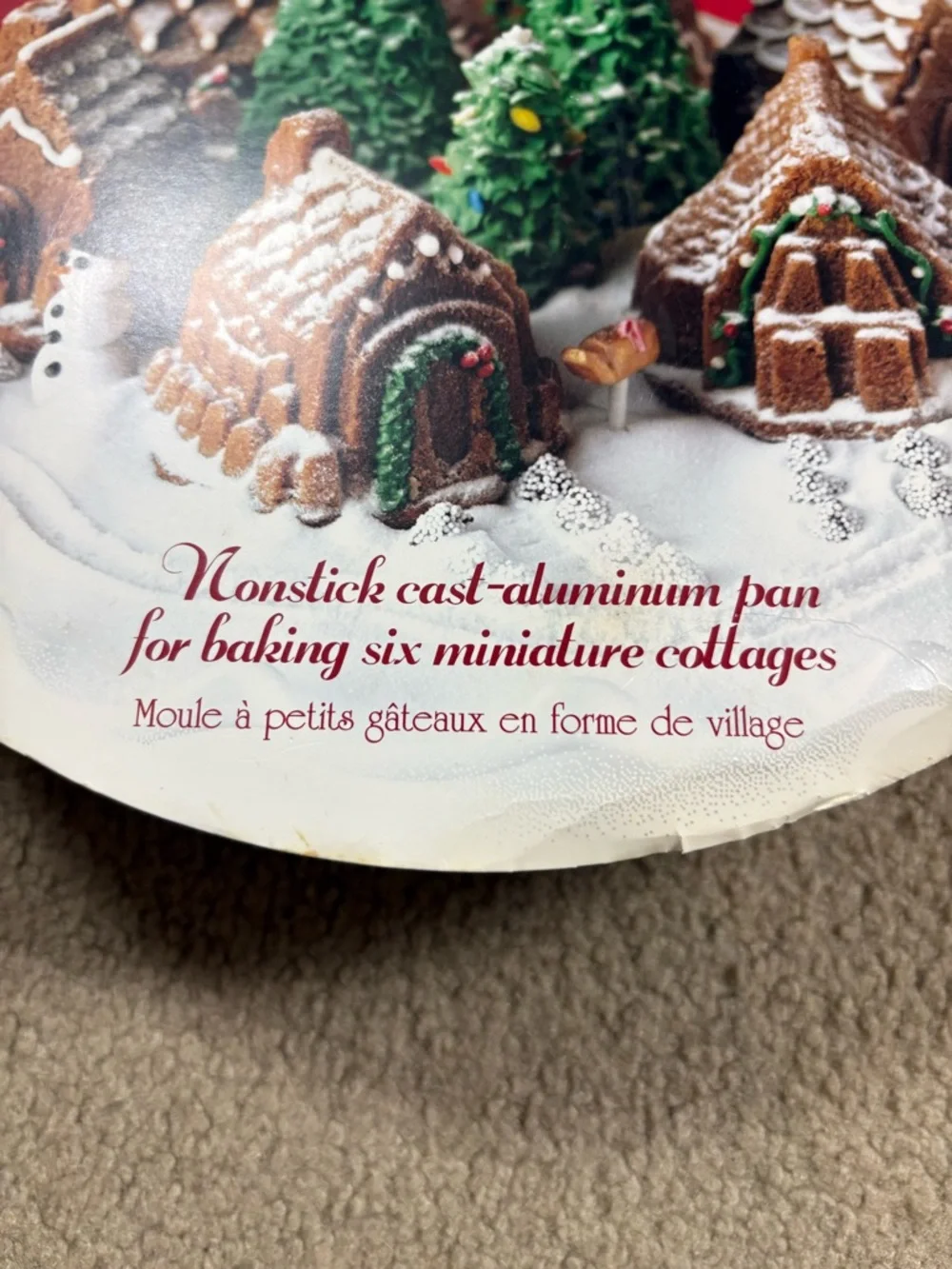 Williams Sonoma Snowy Village Holiday Mini Cottage Mold pan